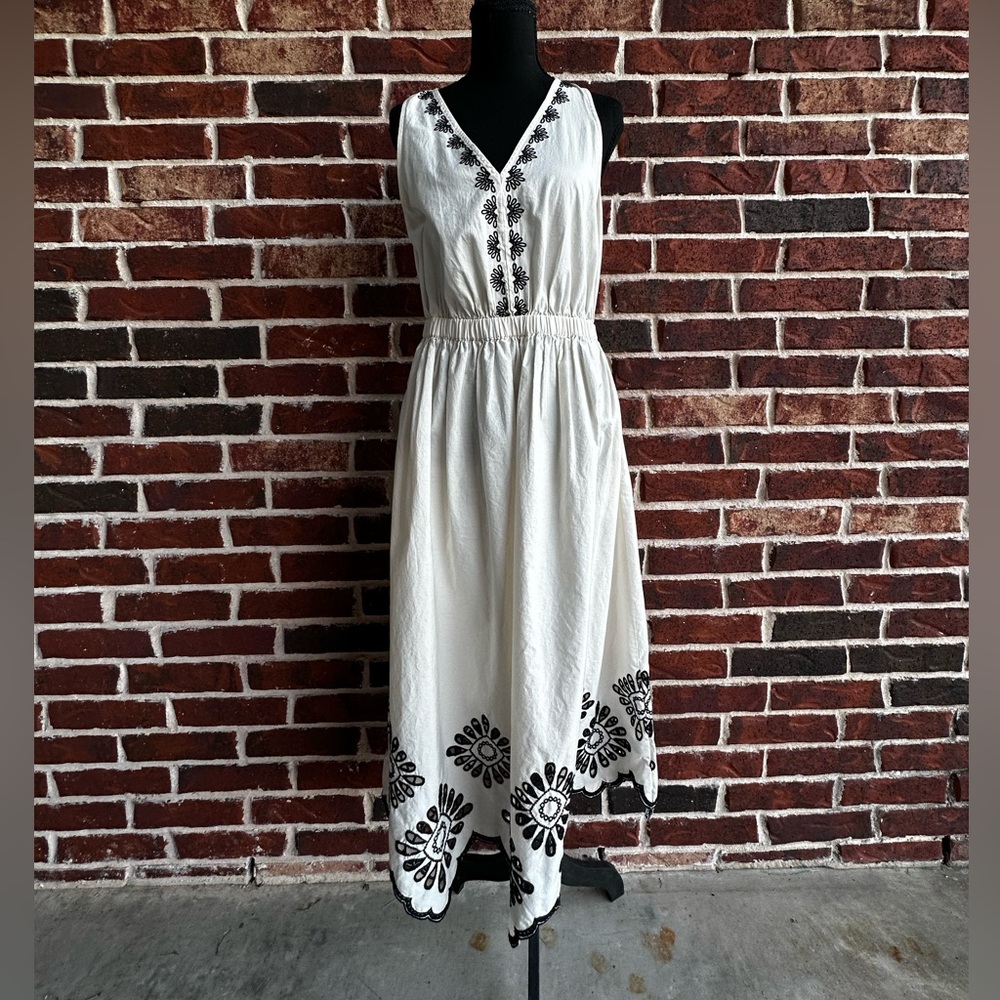 Universal Thread White Maxi Dress with Black Embroidered Accents - Picture 1 of 4